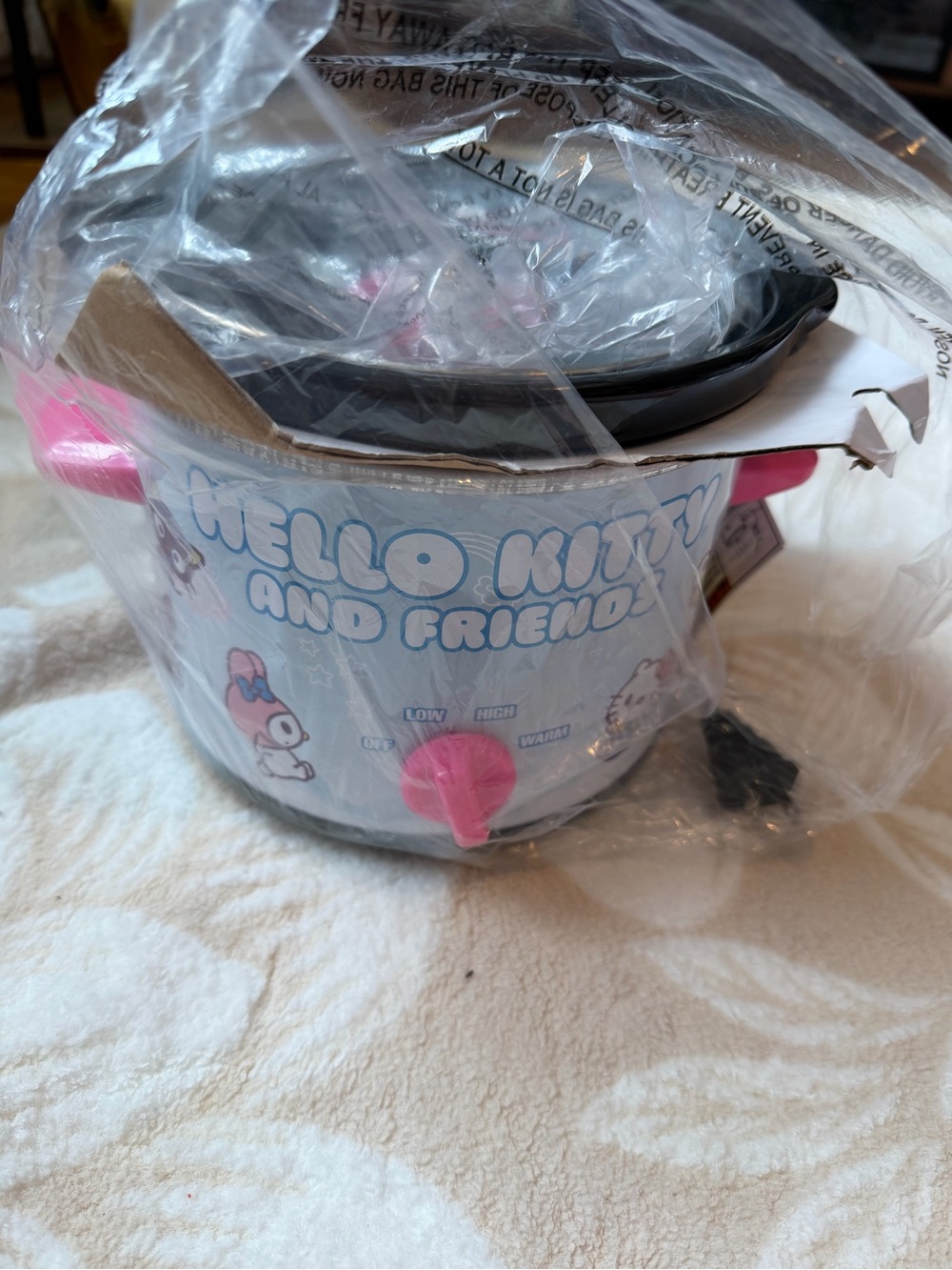 Hello Kitty and Friends 2-Quart Slow Cooker